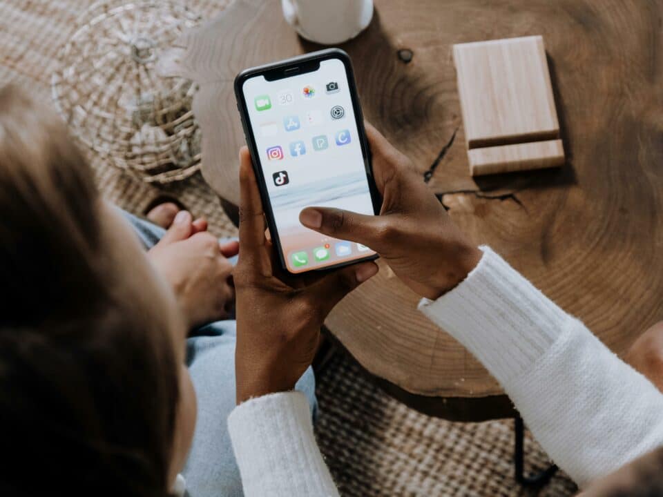 Praticienne bien-être débutant sur Instagram depuis son salon